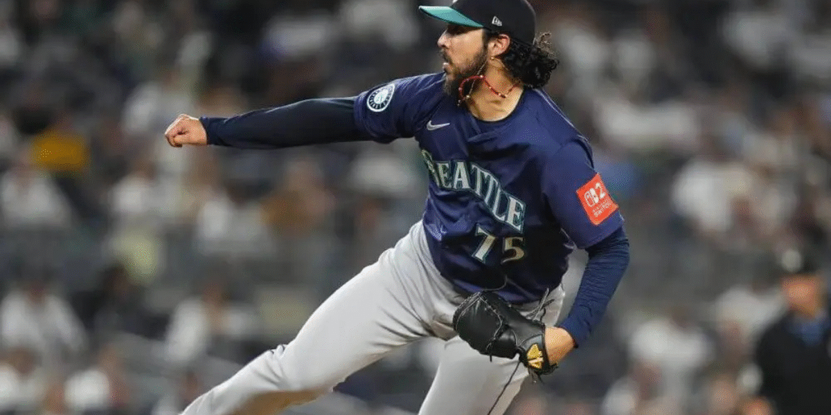 After catching closer Andrés Muñoz tipping pitches, the Yankees stunned the Mariners with a comeback victory
