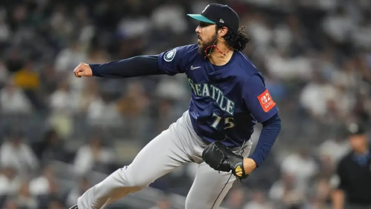 After catching closer Andrés Muñoz tipping pitches, the Yankees stunned the Mariners with a comeback victory